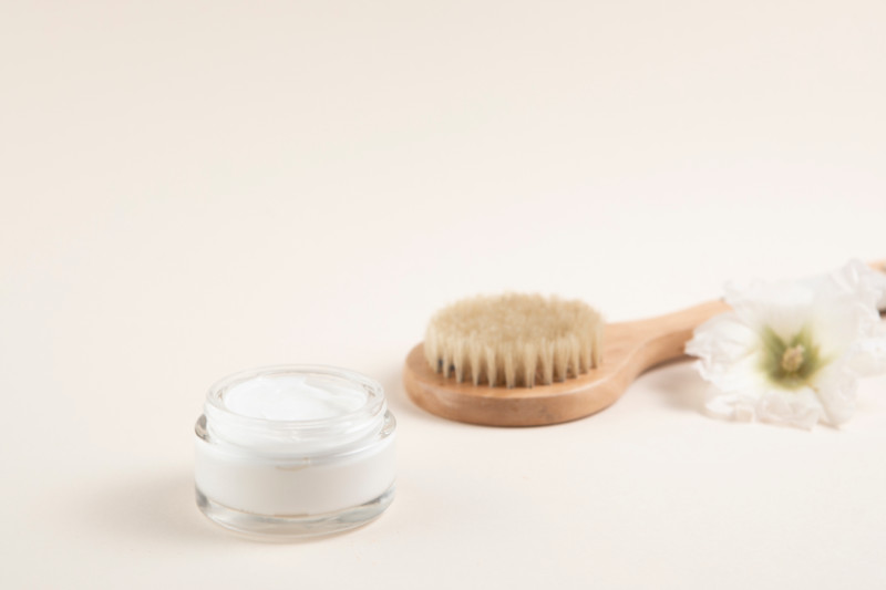 Czym różnią się profesjonalne kosmetyki i dlaczego warto po nie sięgać?